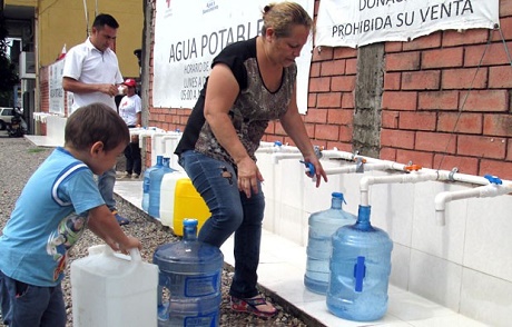 agua-cruz-roja.jpg - 73.09 kB