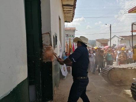 http://casanarenoticias.com/images/2018%20folder/enero%202019/DEMOLICI%C3%93N%20CENTRO%20DE%20SALUD%20DE%20TAMARA.jpg