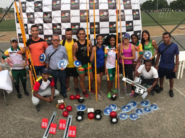 Entregaron implementos deportivos a nueve ligas del departamento