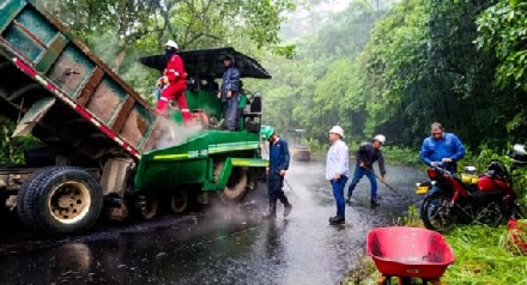 Finalizan trabajos de pavimentación entre el puente La Cabuya y El Morro
