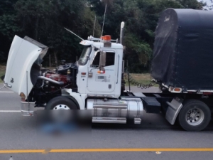 Motociclista y su acompañante pierden la vida en siniestro vial en la Marginal del Llano