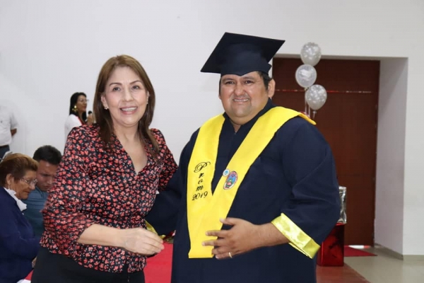 46 madres y padres cabeza de hogar se graduaron como bachilleres en Yopal