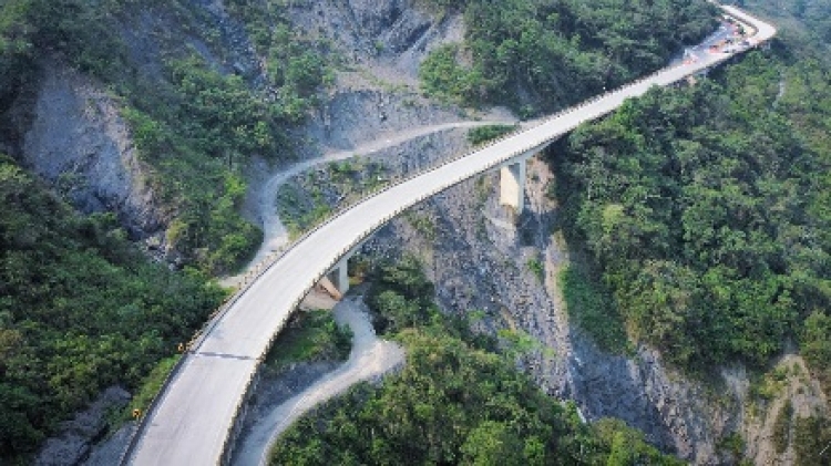 Nuevo dolor de cabeza en la vía del Cusiana: Invías declaró el cierre total por problemas en el puente Chorro Blanco