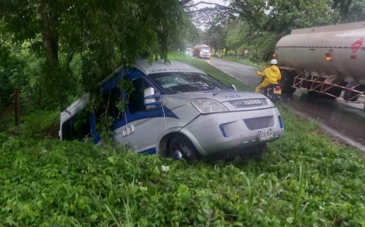 Accidente en la Marginal del Llano dejó un motociclista herido