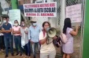 La falta de transporte escolar puso a protestar a los padres de familia en Yopal