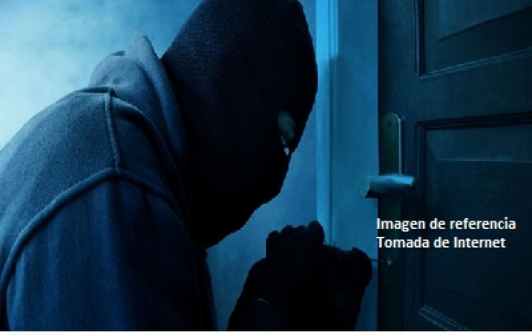 Robos a domicilio: Sin hacer ruido ladrones entraron a una casa en Monterrey y la saquearon
