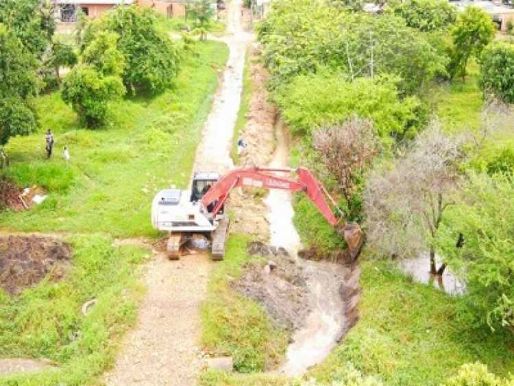 Se adelantó limpieza de una canal de aguas lluvias para evitar nuevas inundaciones en La Bendición