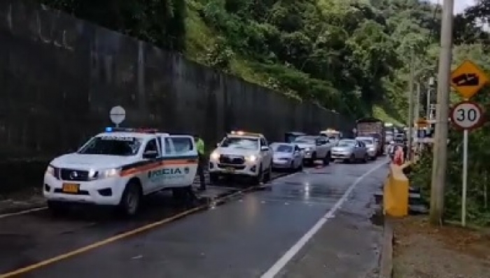 Fue habilitado paso controlado a un carril en la carretera del Sisga