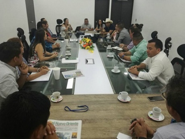 Padres de familia, empresas y municipios atenderán transporte escolar temporalmente