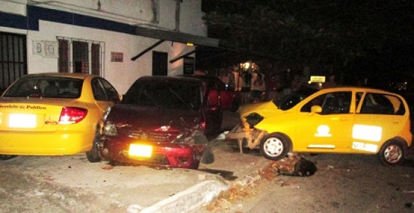 Accidente aparatoso ocurrió esta madrugada por conducir en estado de embriaguez