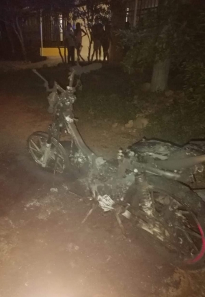 Hombre incineró moto de una mujer en Paz de Ariporo luego de una discusión