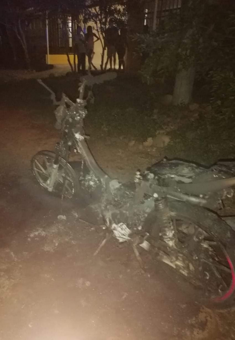 Hombre incineró moto de una mujer en Paz de Ariporo luego de una discusión