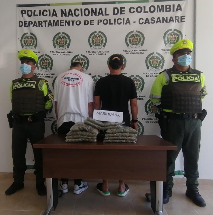 Capturados por llevar 5.100 gramos de marihuana en una cava al interior de un carro