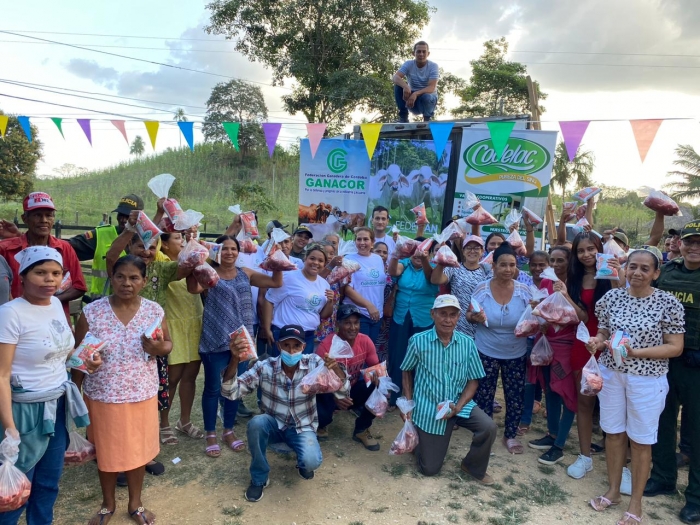 Ganaderos donaron carne y leche a 300 familias vulnerables de Córdoba en la víspera de Año Nuevo