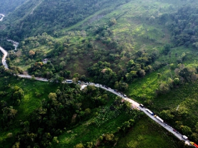 Invías mantiene restricción para vehículos de 28 toneladas en la vía Aguazul-Sogamoso