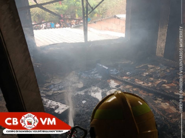 Incendio estructural en el barrio La Floresta de Monterrey dejó daños materiales
