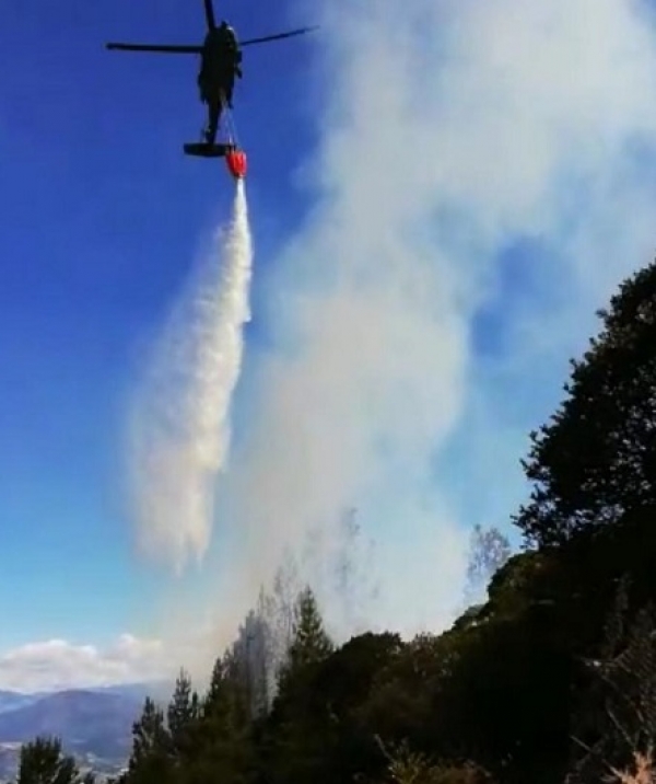 Fuerza Aérea lidera extinción de incendio en Duitama, Boyacá