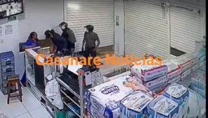 Tres sujetos asaltan droguería en Yopal