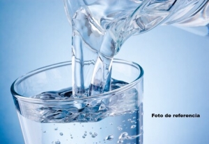Secretaría de Salud encontró agentes patógenos de varias marcas de agua envasada