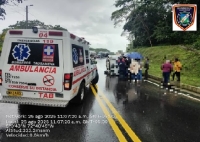 Camión sufrió volcamiento lateral en la Marginal del Llano