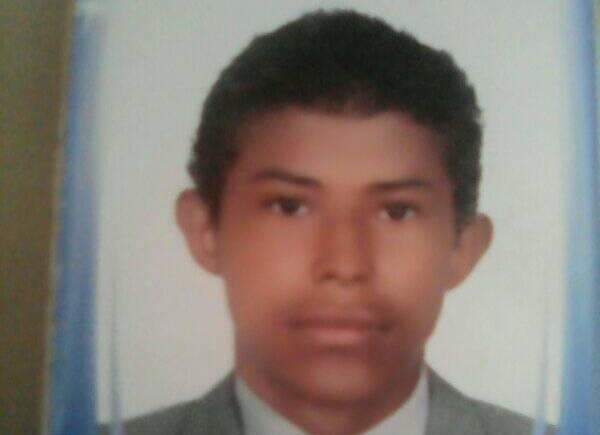 Familiares buscan a joven desaparecido hace 10 meses