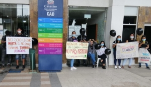 Comercio nocturno madrugó a protestar frente a la Gobernación de Casanare por las medidas anunciadas ayer