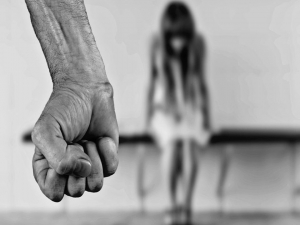 Por agredir y amenazar a su expareja fue enviado a la cárcel