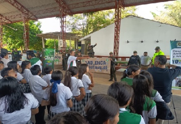 Policía realizó jornada educativa en Morichal para prevenir violencia y riesgos entre estudiantes escolares