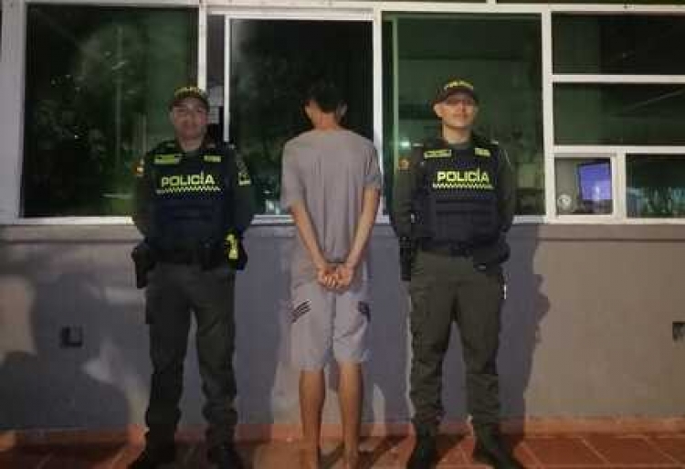 Con arma blanca intimidó a su víctima, lo atracó y luego fue capturado