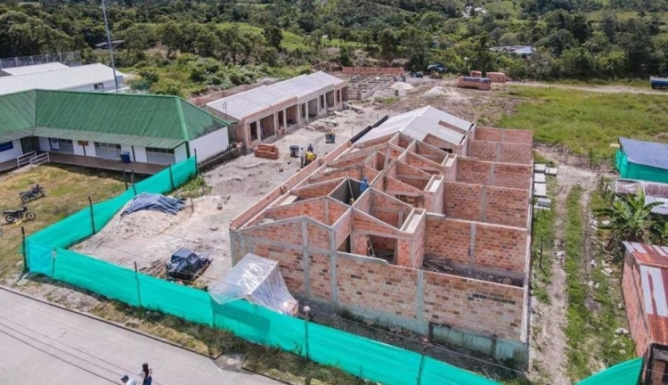 Por buen camino avanza construcción de viviendas para 27 familias en el municipio de Sàcama