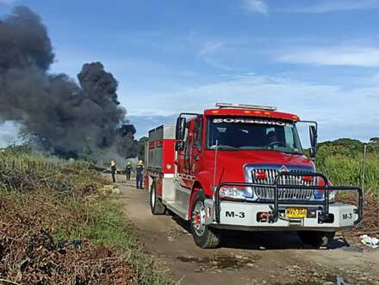 Bomberos de Yopal atendió quema prohibida de basura en la avenida primera