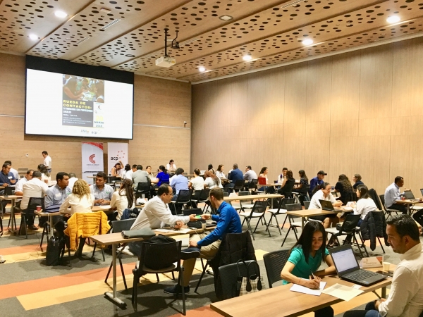 Empresas locales y operadoras petroleras participaron en encuentro empresarial