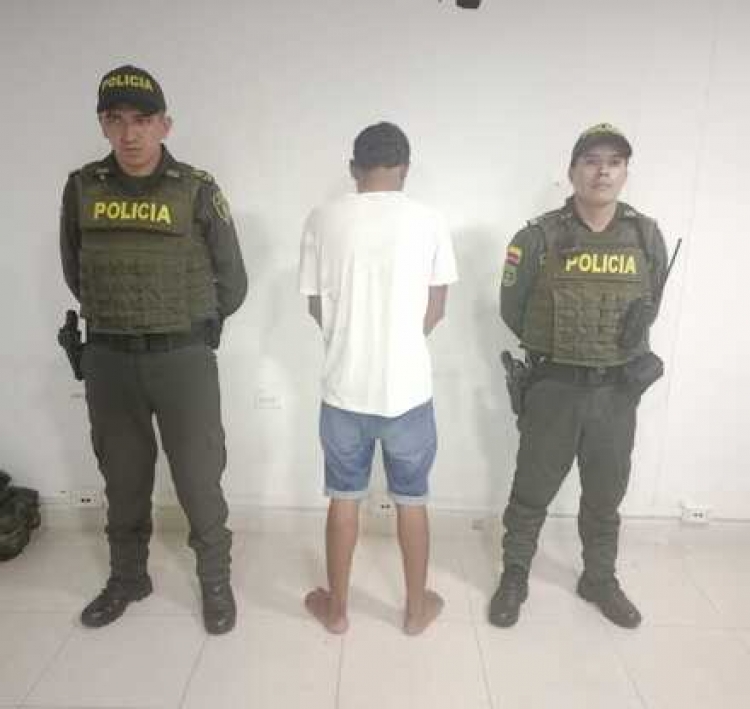 Capturado en flagrancia por pegarle a su compañera sentimental
