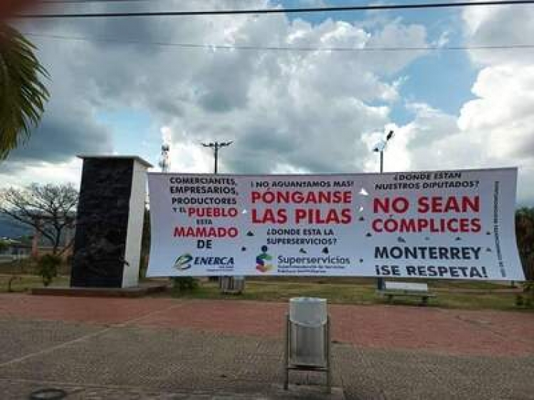Comunidad de Monterrey salió a la calle para exigir un mejor servicio de energía
