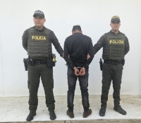 En la Marginal del Llano fue capturado un sujeto que debe pagar condena por porte ilegal de armas