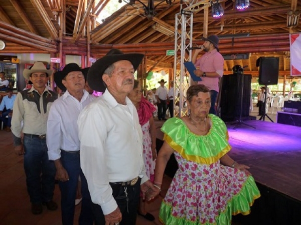 Adultos mayores de Yopal festejaron el fin de año