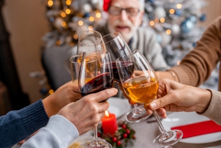 Nueva EPS advierte sobre el riesgo de la ingesta excesiva de alcohol durante las celebraciones de fin de año