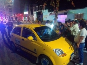 Encañonaron y amarraron a taxista para robar carro que luego abandonaron