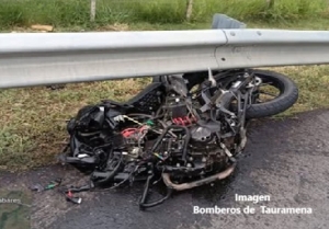 Bomberos de Tauramena atendieron emergencia vial que dejó una motociclista lesionada