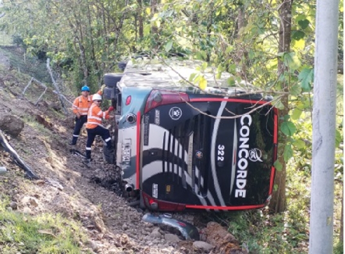Accidente en la vía Tauramena-Aguazul deja 5 lesionados; bus se volcó por posible microsueño