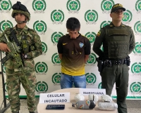 Hombre fue sorprendido intentando lanzar paquetes de marihuana a los patios de la cárcel La Guafilla