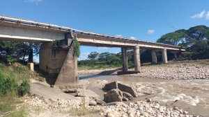Invías señaló que desplegó toda su capacidad operativa para atender emergencia en el puente Ramón Basurto de la vía Paz de Ariporo-Hato Corozal