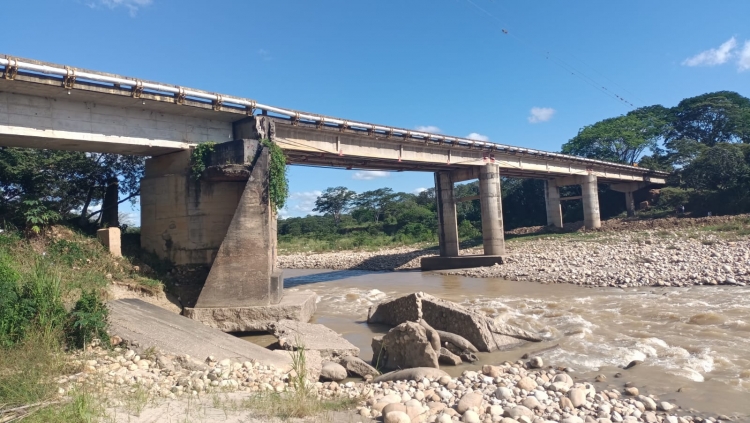 Invías señaló que desplegó toda su capacidad operativa para atender emergencia en el puente Ramón Basurto de la vía Paz de Ariporo-Hato Corozal