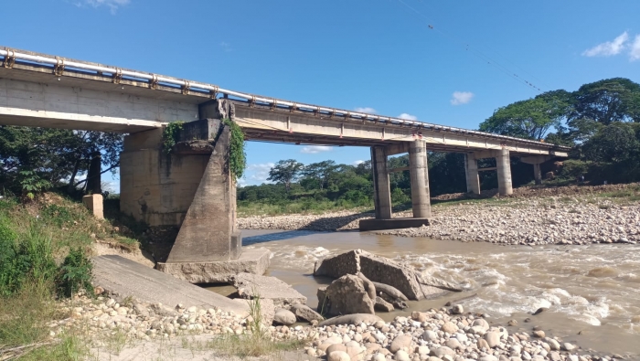 Invías señaló que desplegó toda su capacidad operativa para atender emergencia en el puente Ramón Basurto de la vía Paz de Ariporo-Hato Corozal