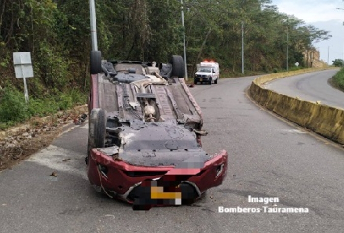 Vehículo particular terminó volcado en la vía que de Tauramena conduce a Paso Cusiana