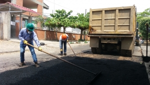 Continúan reparcheos en malla vial de Yopal