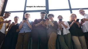 Colombia es el segundo país donde la gente dedica más tiempo a revisar el celular