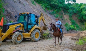 Habilitan la vía a Cuarto Únete tras derrumbes que mantenían incomunicadas a 40 familias de Aguazul