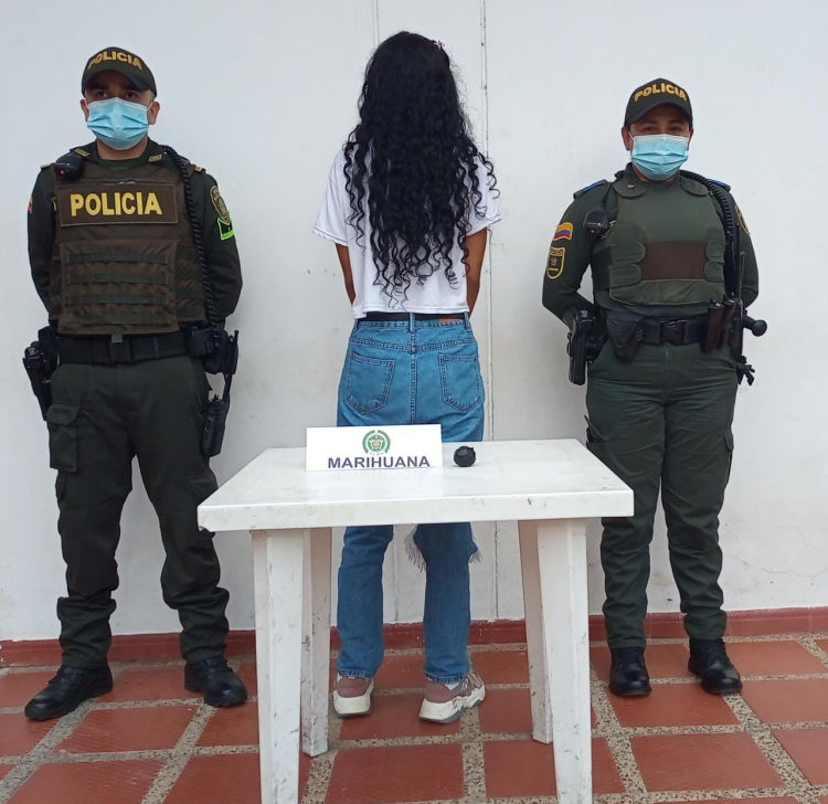 Capturada en Paz de Ariporo con 20 cigarrillos de marihuana