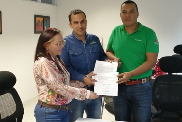 Firman convenio para mejoramiento de anillos viales en Aguazul